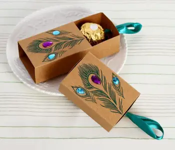 

100 Pcs Peacock Feather Candy Boxes Drawer Design Wedding Favors Faux Rhinestone Kraft Paper Gift Boxes 7.5*5*3cm scatole regalo