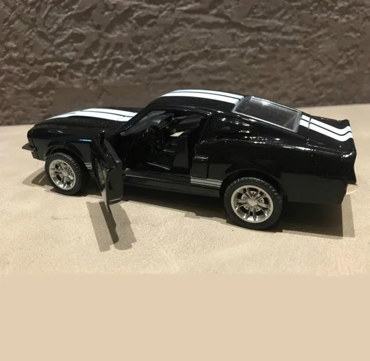 Goede 132 hoge simulatie Legering model auto, Ford Mustang auto model speelgoed, 2 open de deur, diecast metalen speelgoed voertuig, gratis verzending