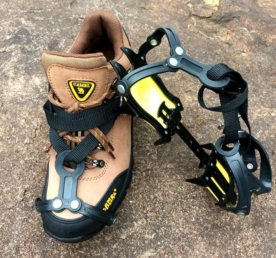 Pinça de Gelo Antiderrapantes de Alta Ajustável para Caminhadas Escalada ao ar Livre do Esqui Neve do Gelo 10 Dentes Garras Crampons Sapatos Qualidade da 12 Esporte e Lazer