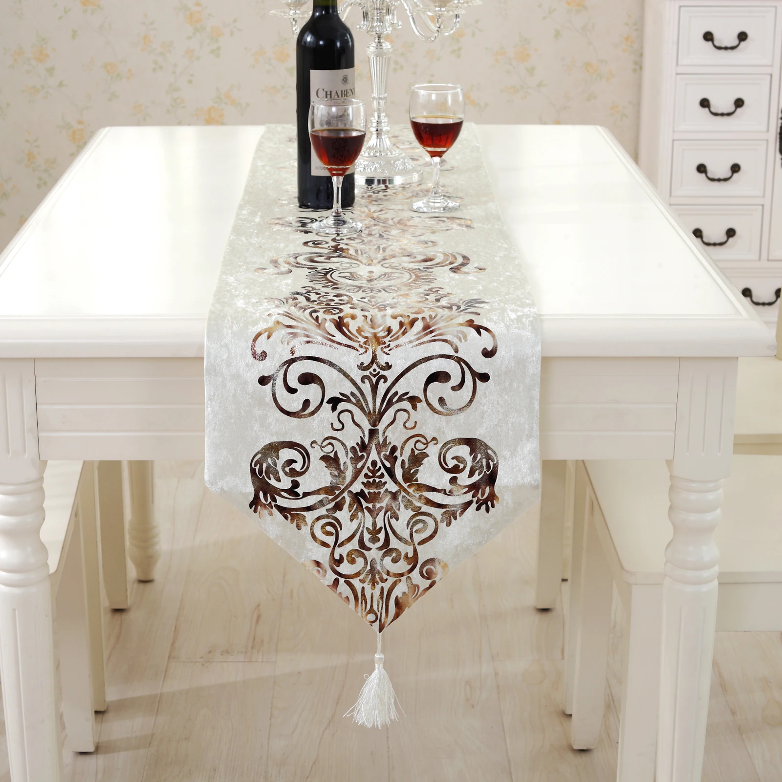 الأوروبية الفاخرة الجدول عداء سماط يتدفقون زهرة الدمقس الميلاد نهاية العدائين السرير الجدول القماش تزيين المنزل