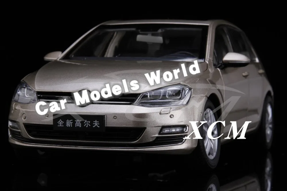 Литая модель автомобиля для гольфа 7 1:18 (золото) + маленький подарок! |