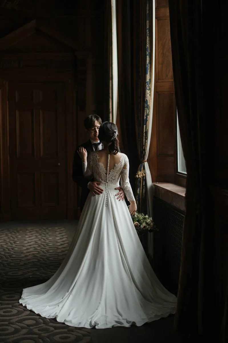 oforl_elegant_wedding_dark_and_moody_boho_wedding4