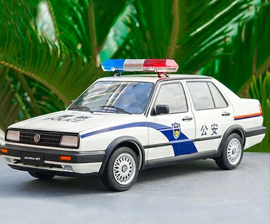 Высокая имитация 1:18 классический старый Jetta сплав модель литья под давлением металлическая модель автомобиля Оригинальная коробка коллекция - Цвет: C