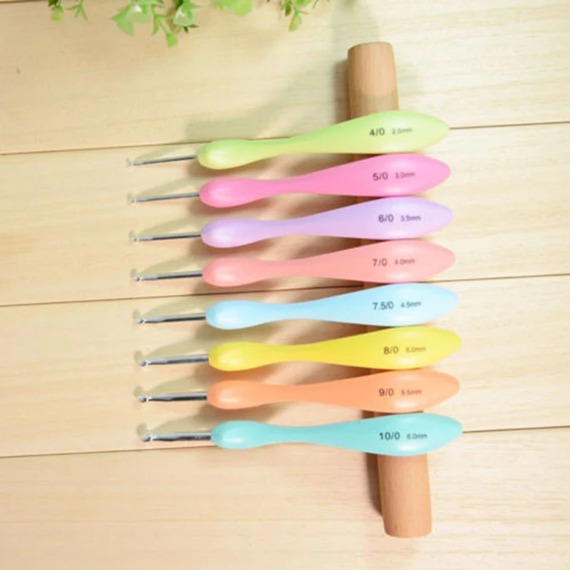 8pcs 8 colors Colorful Plastic Handle Aluminum Crochet Hook Knitting Needles