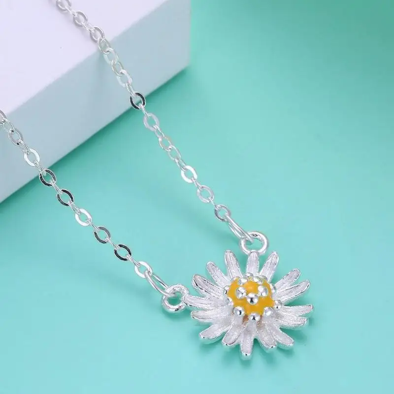 Fashion Cute Flower Pendant Necklace for Women Girls Simple Long Chain