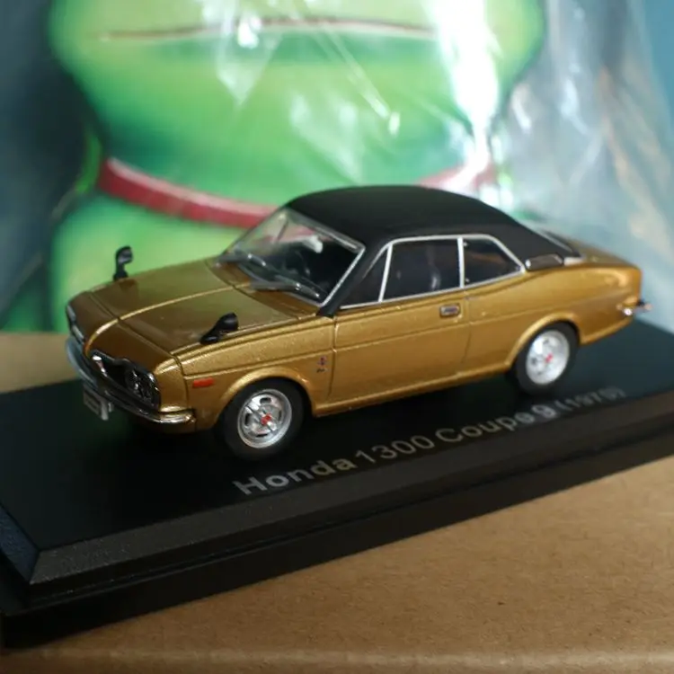 

1:43 Advanced alloy car models,high simulation honda1300 coupe9(1970),children's toy Box gift model,free shipping