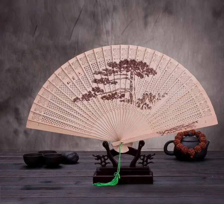 Деревянный складной ручной вентилятор Китайский традиционный полый вентилятор деревянный ручной работы изысканный складной свадебный подарок Прямая поставка 18aug9