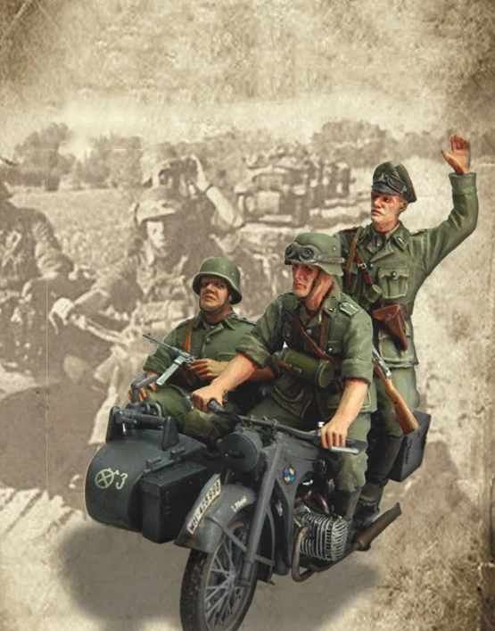 

1/35 Scale Unpainted Resin Figure Motorcycle Crew ( not contain Motorbike )