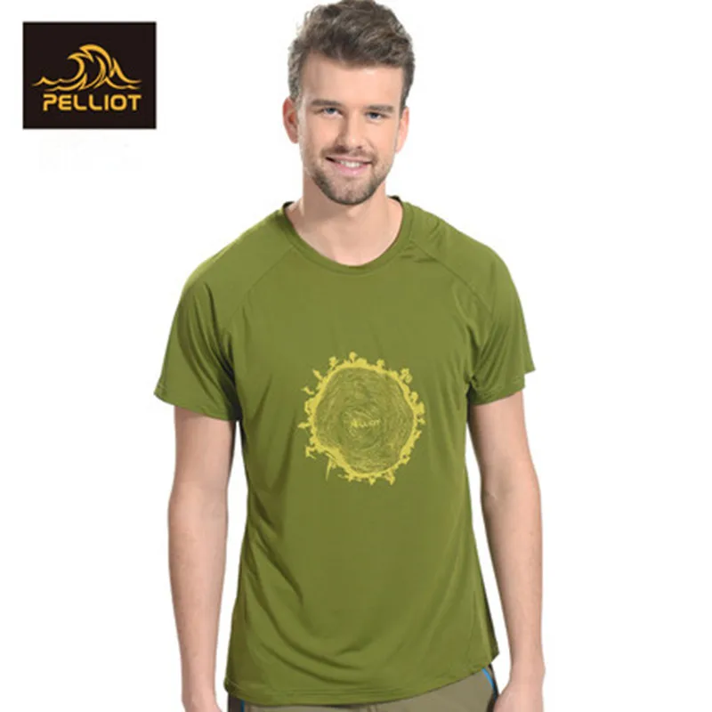 An outdoor T shirt, short sleeved T shirt, running, sweating