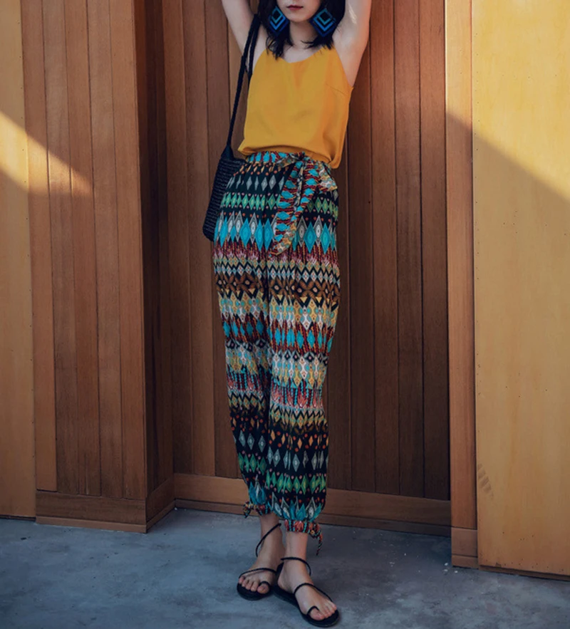 2019 Spring and summer new style Bohemian beach holiday trousers Harem pants Women Loose trousers 2019 Spring and summer new style Bohemian beach holiday trousers Harem pants Women Loose trousers