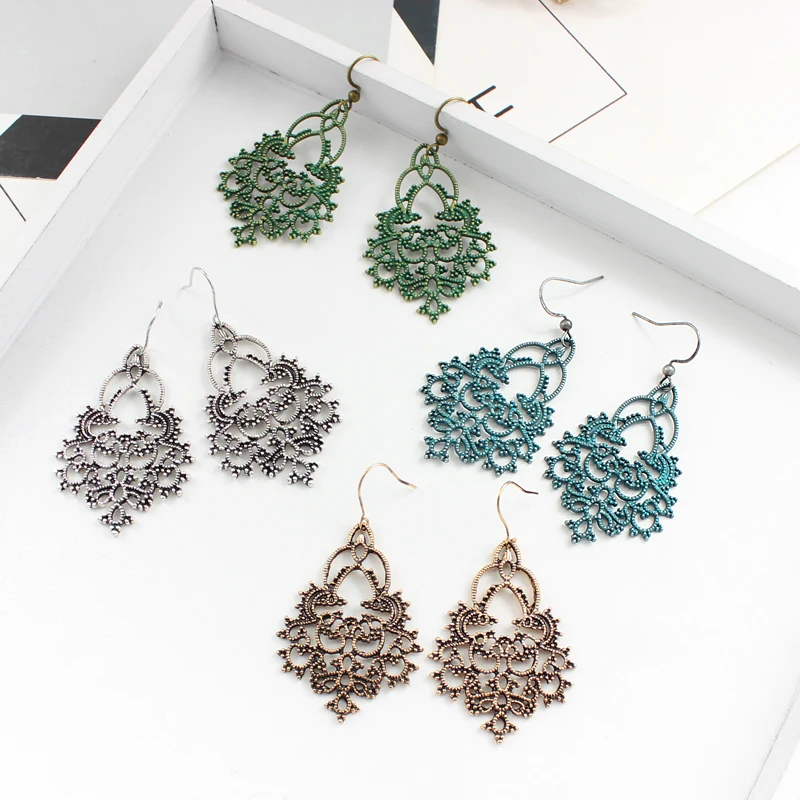 

Bohemian Delicate Flower Earrings 4 Color Retro Totem Oval Drop Bronze Gray Chic Earrings Female National Style Charm Jewelry