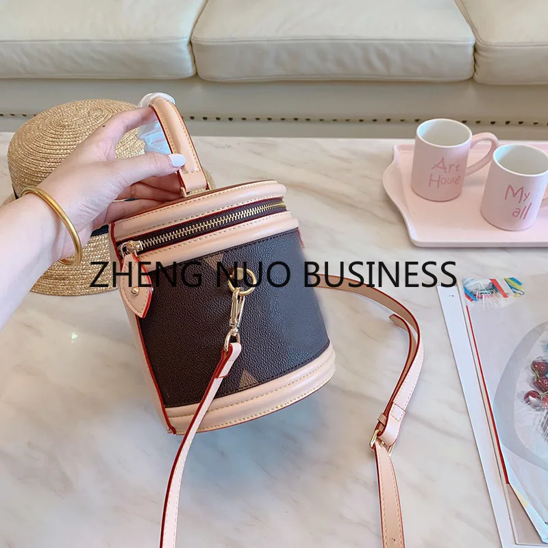 

2019 brand Vanity Fashion Women's Famous Cosmetic Bucket Make-up Case Luxury Brand Handbag Genuine leather Bag