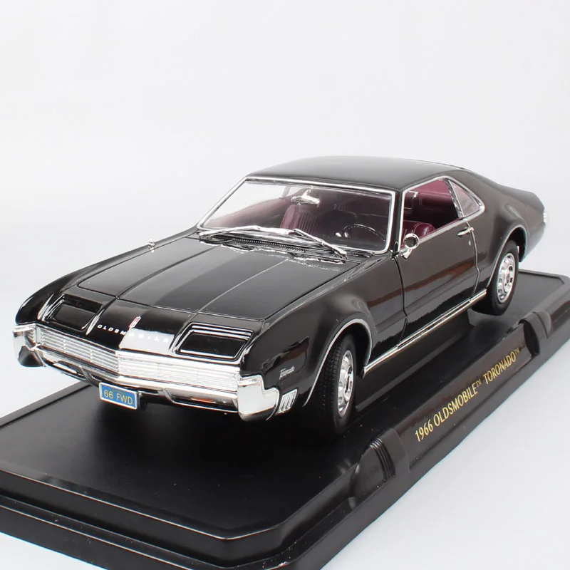 Дорожный знак большой GM 1966 Olds мобильный Toronado Металл 1/18 Масштаб Модель классический автомобиль авто Diecasts транспортные средства миниатюрные детские игрушки