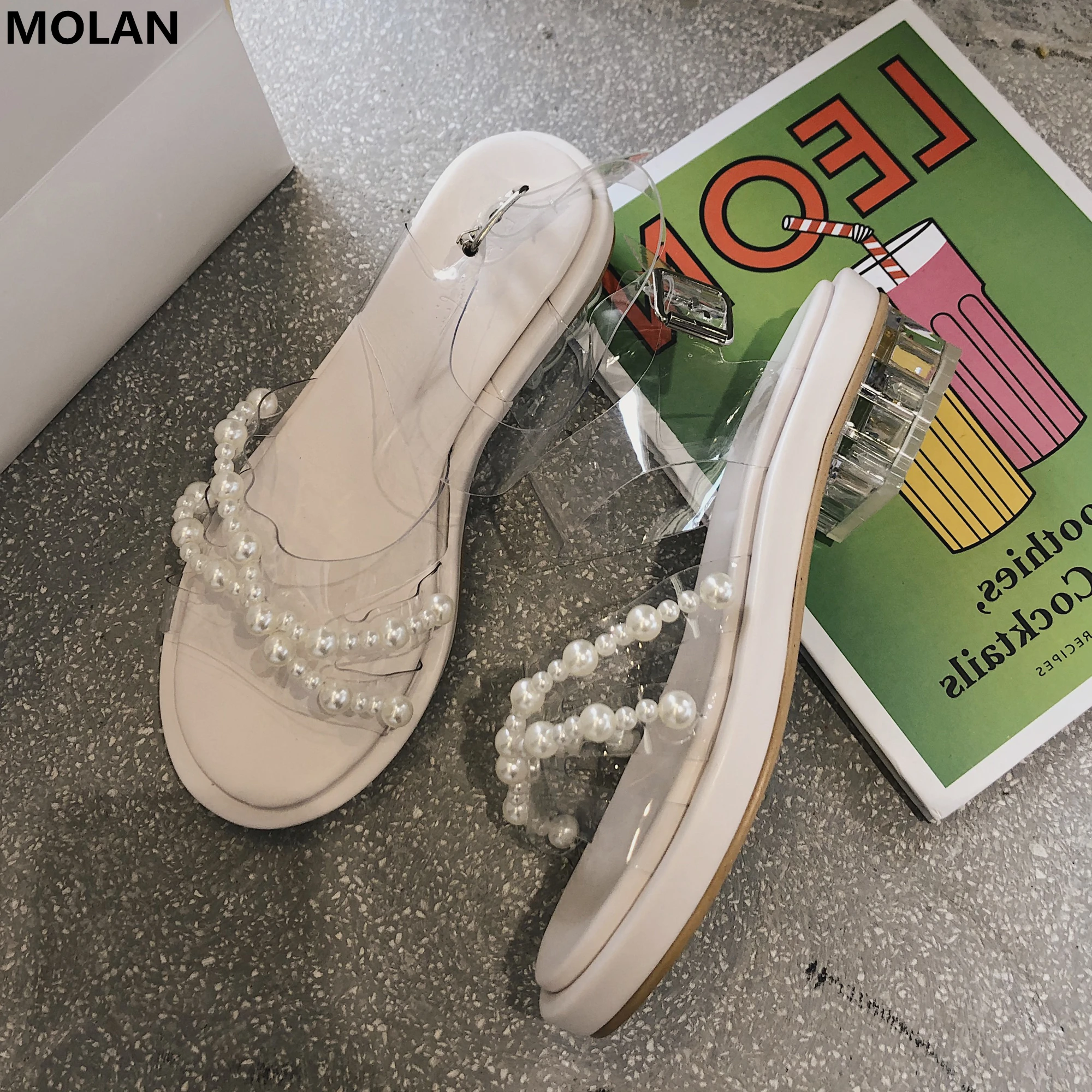 

MOLAN Brand Designer 2019 Summer High Quality Sweet Pearl String Bead Woman Sandals Med Transparent Heels Pumps Lady Shoe Buckle