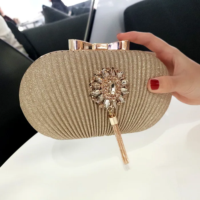 

2019 Retro party women golden egg design evening clutch bag Size 20cm*12cm
