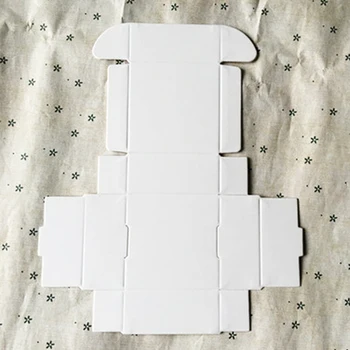 

20PCS 7x7x3cm Brown / Black Kraft Paper Box White Wedding Gift Packing Boxes Wedding Candy Box Party Favors Soap Boxes H0390