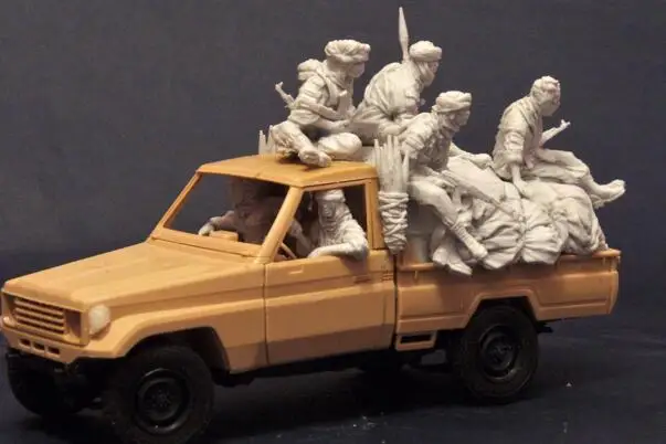 

1/35 Resin Kits 7pcs Terrorist with Package 1 set (no include trucks)