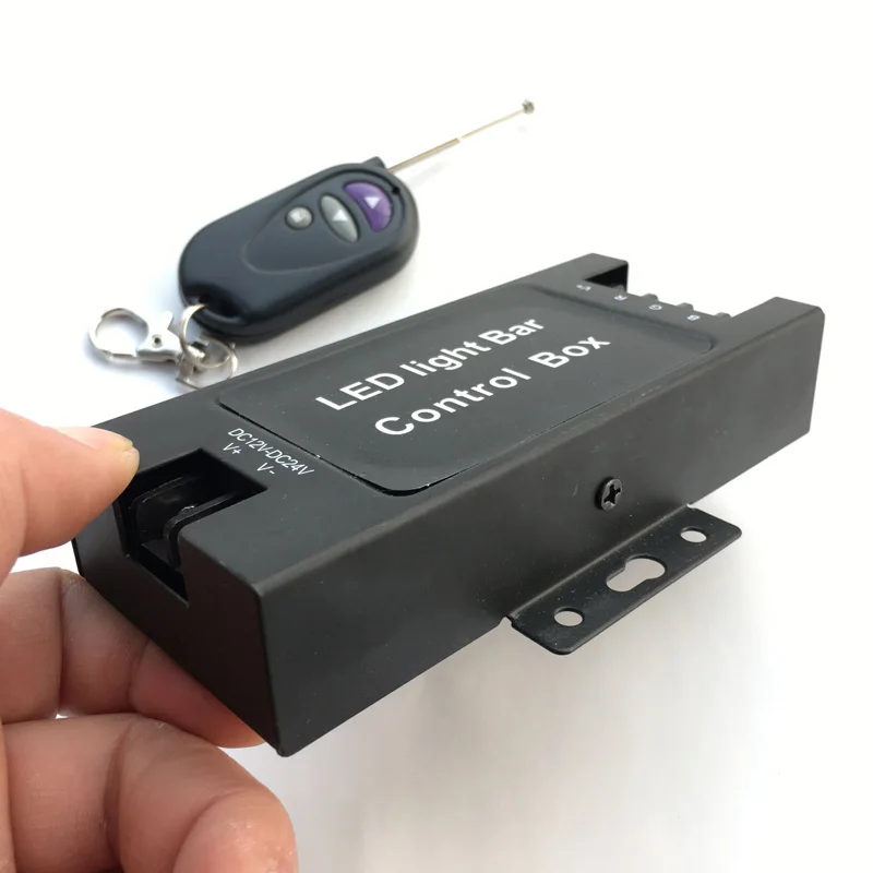 

12v24v Led Auto strobe light bar controller Emergency warning beacon light on/off switch module Car day DRL light control box