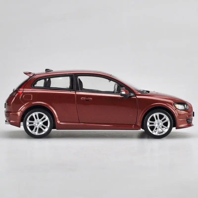 WELLY 1/24 масштабная модель автомобиля игрушки VOLVO C30 литая металлическая модель автомобиля игрушка для подарка/детей/коллекции