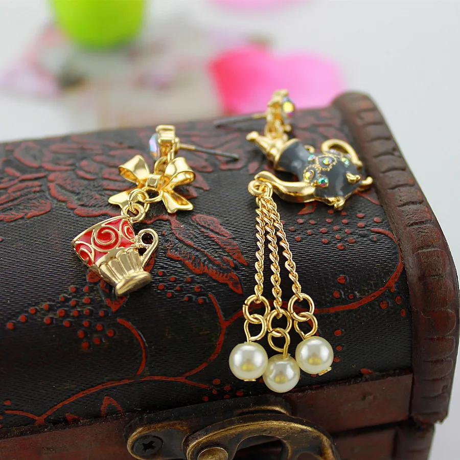 

XQ Free shipping 2015 The new Joker character is popular red purple teapot cup BJ Earrings Christmas gift