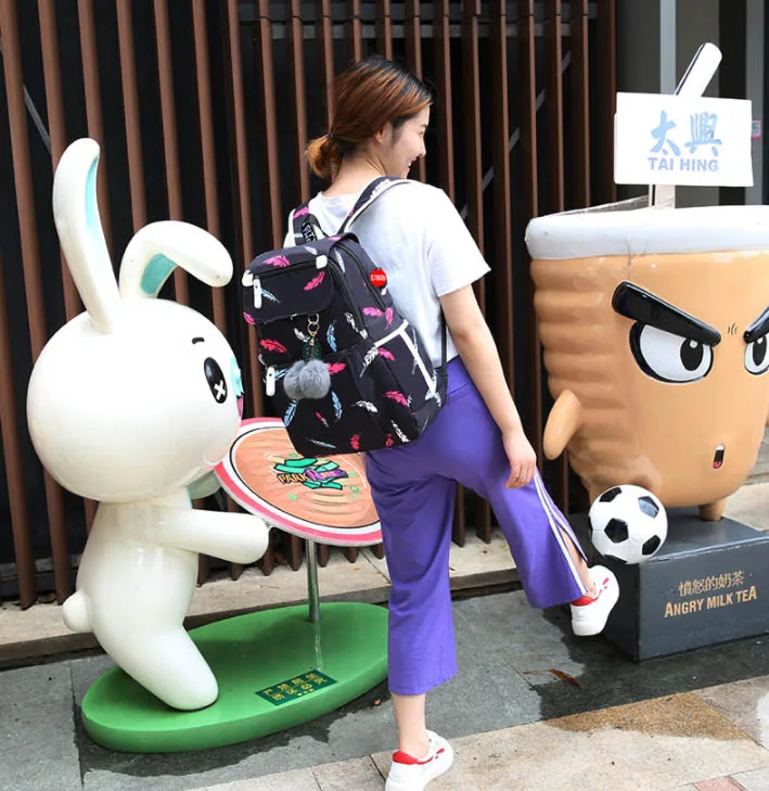 Nueva mochila de escuela media con puerto de carga USB bolsas escolares para niñas bolsa de viaje bolsa de libros plusch bola grande chica mochila escolar Nueva mochila de escuela media con puerto de carga USB bolsas escolares para niñas bolsa de viaje bolsa de libros plusch bola grande chica mochila escolar