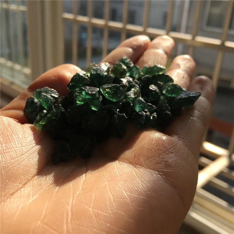 50 г редкий высококачественный натуральный зеленый Апатит гравия целебный Кристалл минеральный галтованный камень необработанные драгоценные камни для создания ювелирных изделий