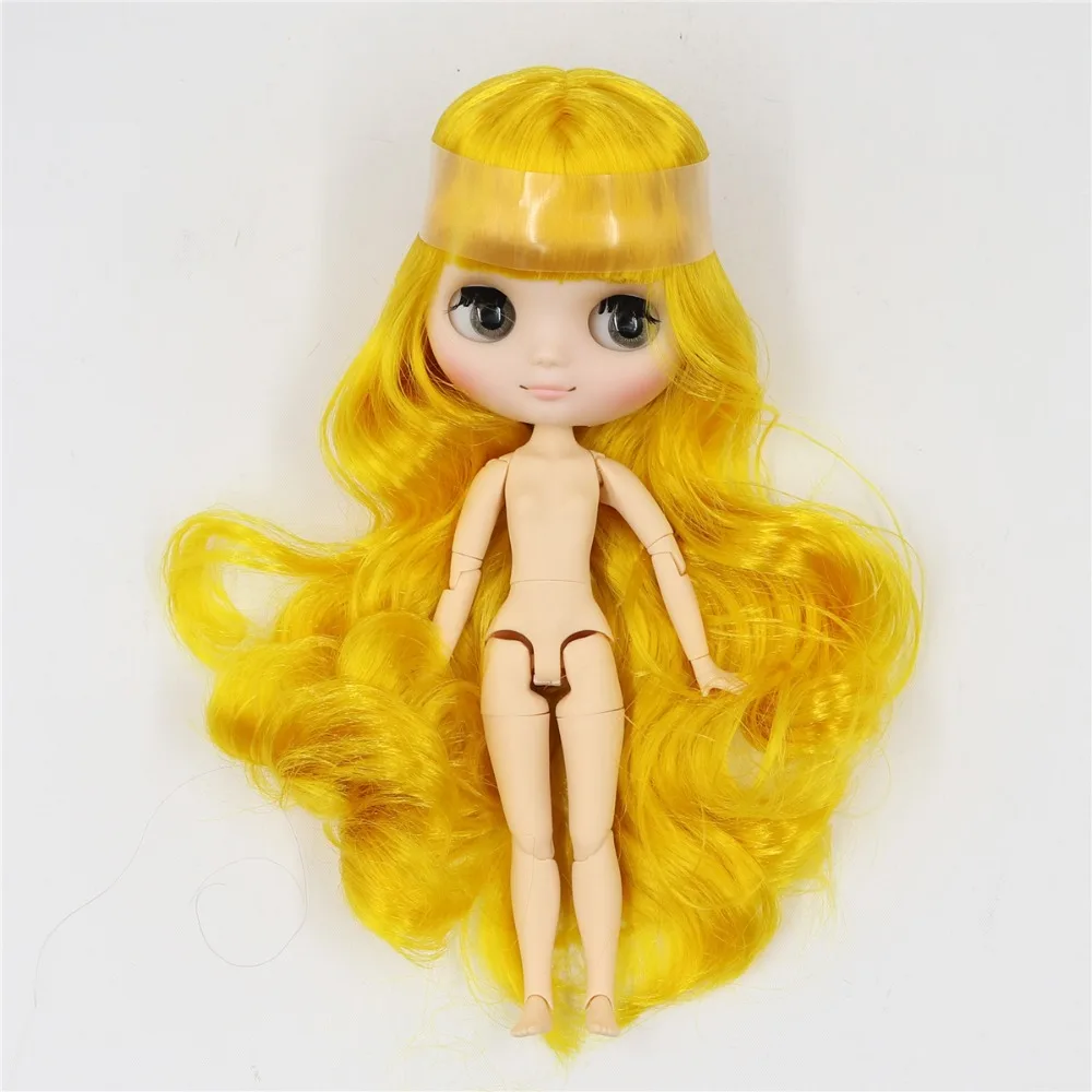 Middie Blythe Doll with Blonde Hair, Tilting-Head & Custom Jointed Body 1