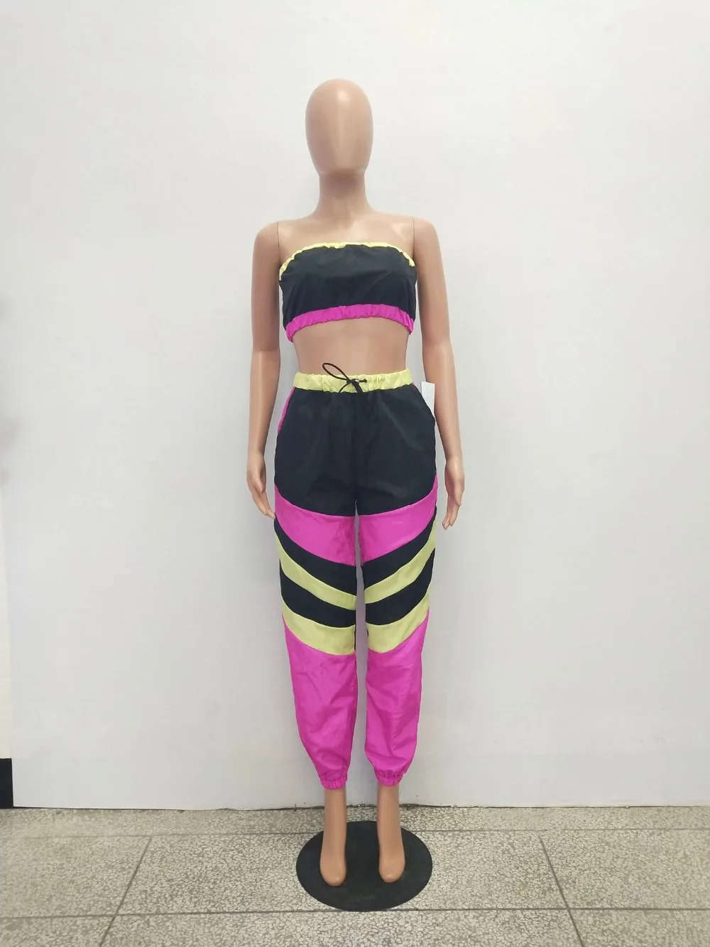 10631141080_728307966