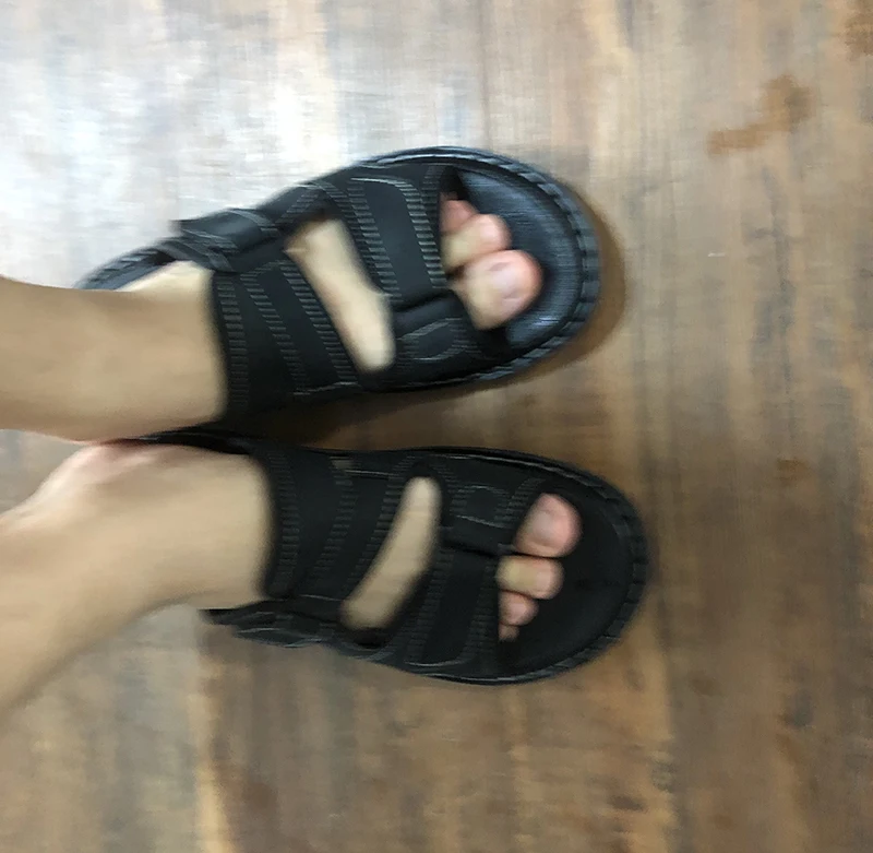 Мода воды Мужские сандалии кожаное лето Римский размер 46 домашние тапочки водонепроницаемый на открытом воздухе ремень коричневый обувь слайды мягкий большой