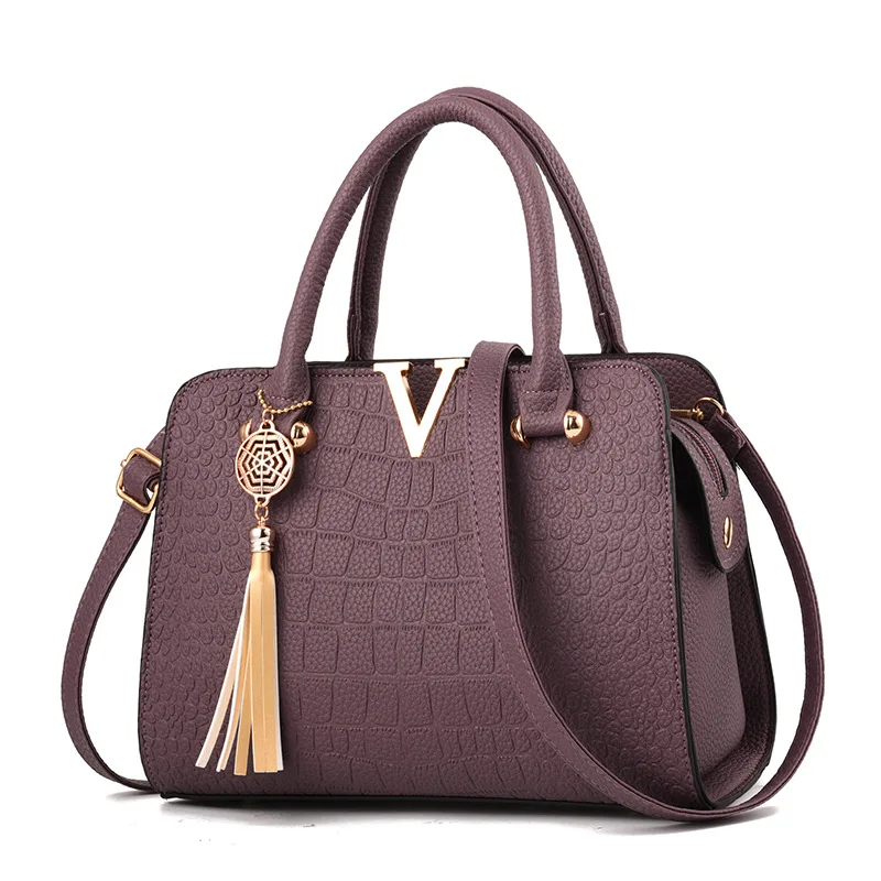 

Woman Crocodile leather V letters Designer Handbags Luxury Ladies Shoulder Bags For Women fringed Messenger Bag Top-Handle Bag