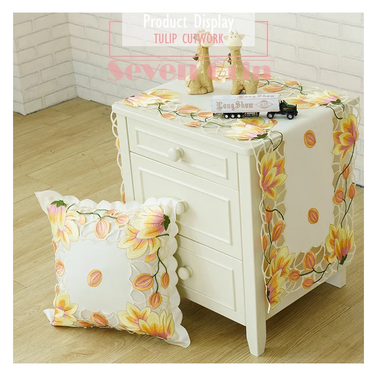 Yellow table runner (2)