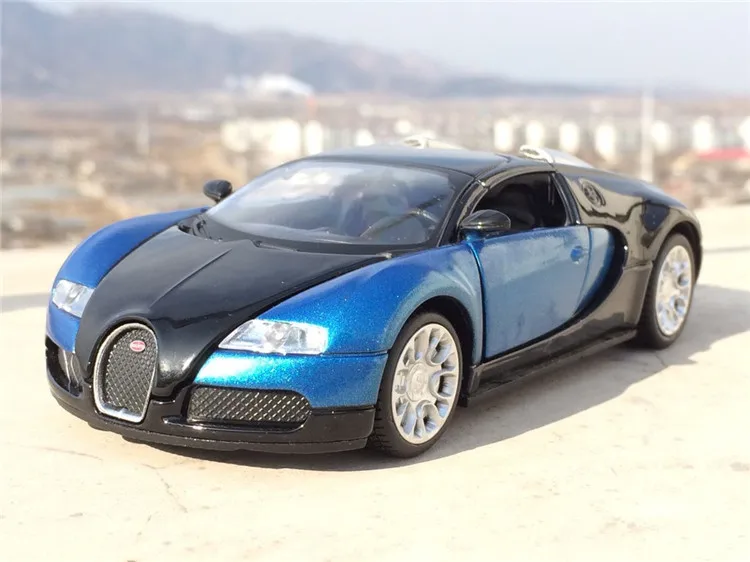 1:32 Масштаб Bugatti Veyron литая под давлением модель автомобиля с оттягивающимся назад игрушечным автомобилем электронная машина с мигающими детские игрушки подарок