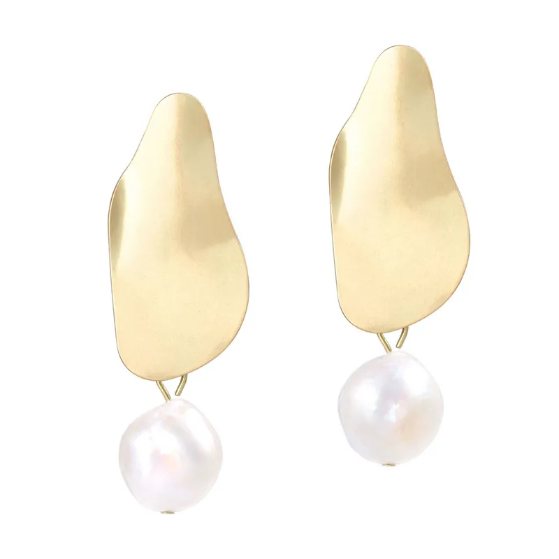 

Women's Gold Color Plated Pearl Earrings Geometric Retro Metal Drop Dangle Earrings for Women Freshwater Baroque Pearl Earrings