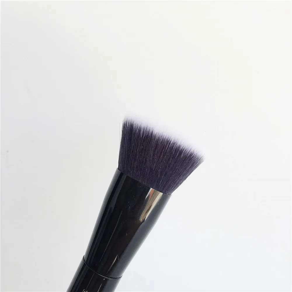 Marc Jacobs The Shape Contour and Blush Brush No. 15 _ 4