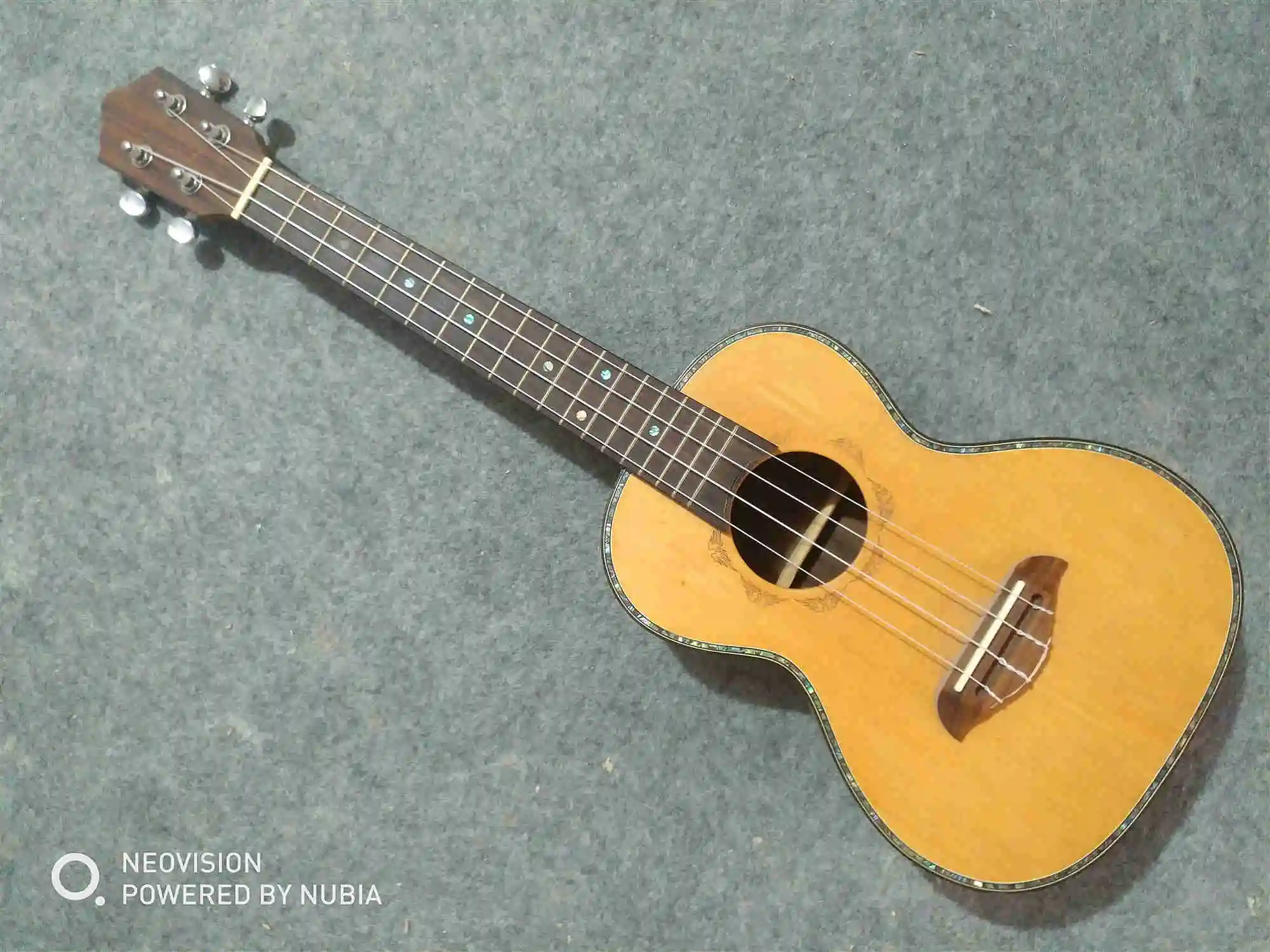 

Single-sided ukulele children's guitar