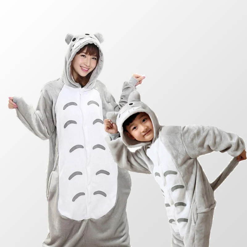 The mother flannel hooded daughter Animal Christmas family pajamas cartoon Totoro Christmas family suit costumes