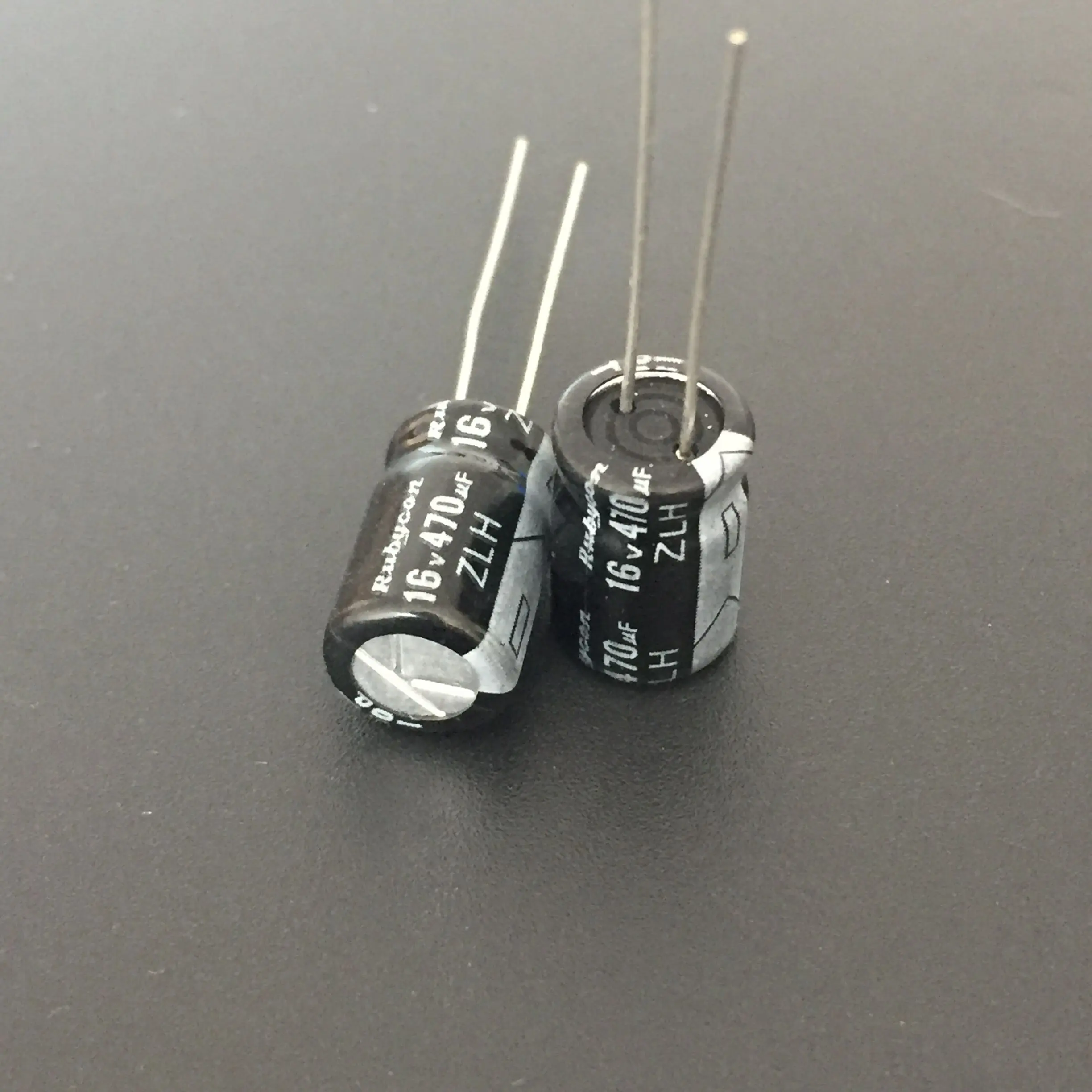 

100pcs 470uF 16V Rubycon ZLH Series 8x12mm Low Impedance High Ripple Current Long Life 16V470uF capacitor