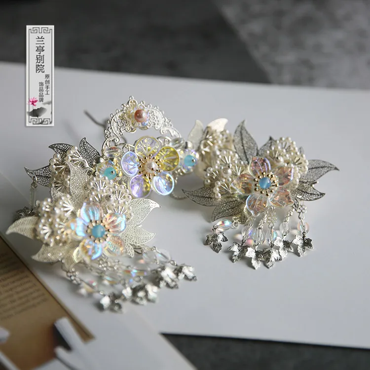 

Mu Xue Silver Glaze Flower Snow Crystal Original Handmade Hair Tiara Set with Hair Clips Hanfu Accessories for TV play Movie