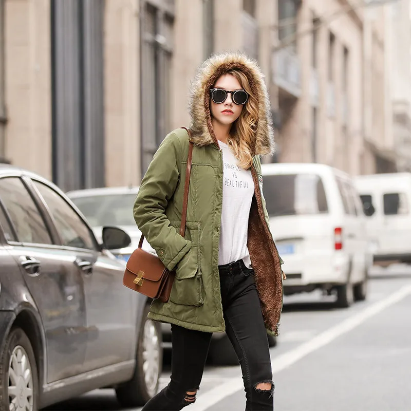 4281706946_1087888896