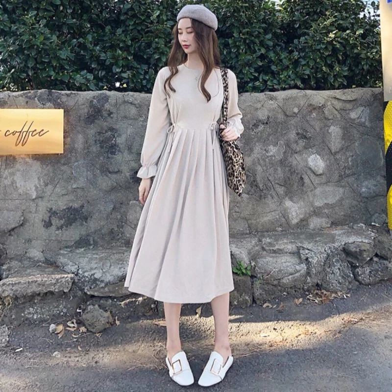 

European vintage style full sleeve O-neck dresses for women spring loose flare sleeve empire dress mid-calf length A-line dress