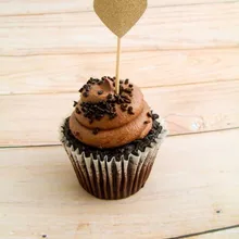 100 шт. пользовательские Цвет блеск золота сердце кекс Топпер. свадьба торт Топпер. простые милые зубочистка топперы Еда выбирает