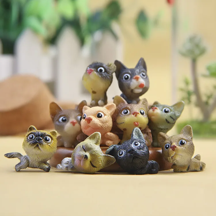 little action figures with big heads