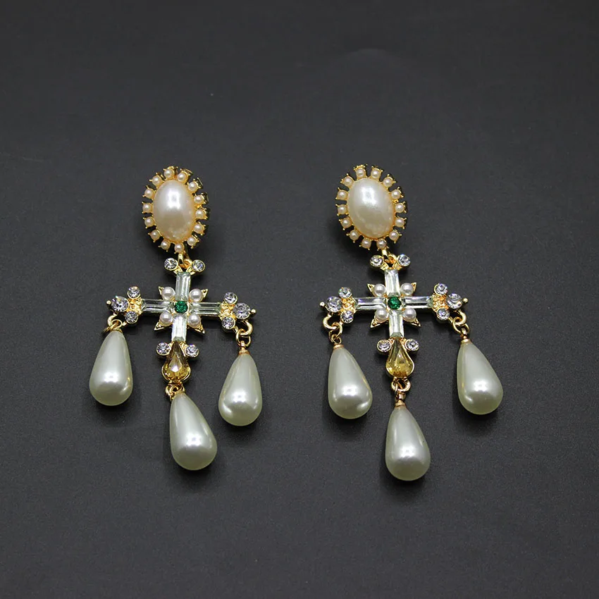

New European and American Baroque cross pearl long earrings wild fashion stud earrings 597