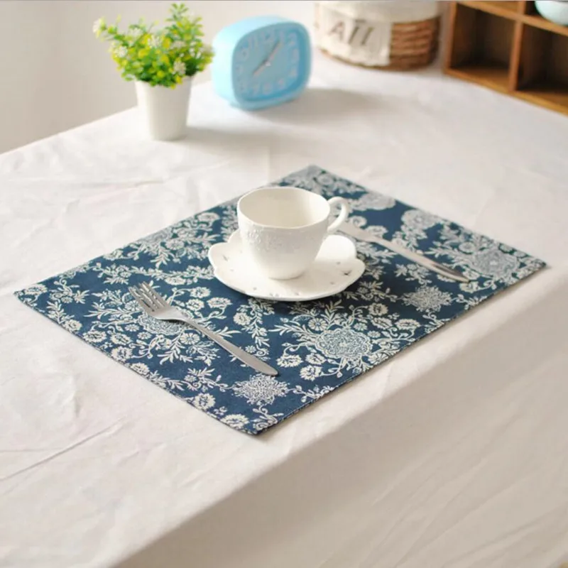 

4pcs European Retro Flower pattern placemat table mat Placemats double thick mat non-slip Insulation mat tea coffee coasters