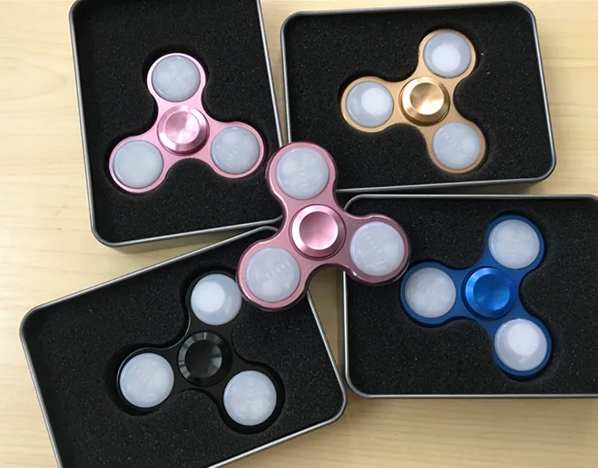 Новые высококачественные светодиодные светящиеся Непоседа Spinner игрушки Ручной