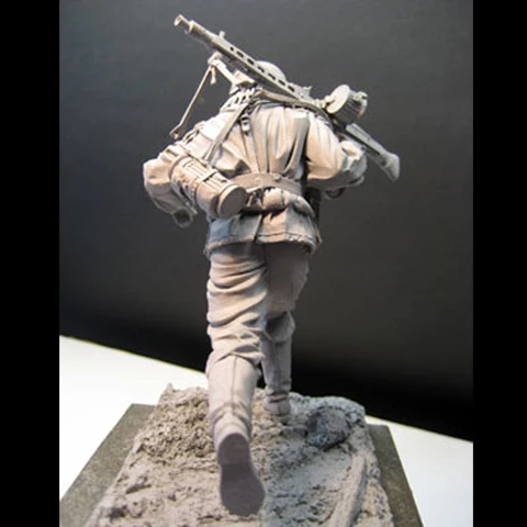 Модель солдата из каучука времен норманской войны 1/16|Игровые фигурки и
