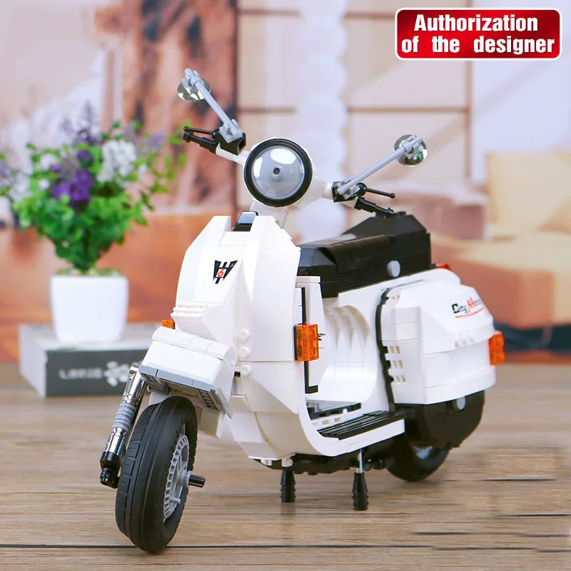 

New XB03002 Motorcyle Legoing Technic Car Toys The Vespa P200 Motorcycle Car Set Building Blocks Bricks Kids Toys Christmas Gift