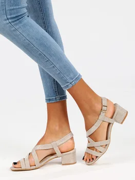 

SOLADA with low-heeled sandals gold