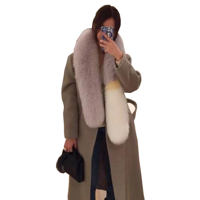 4687056755_976114386