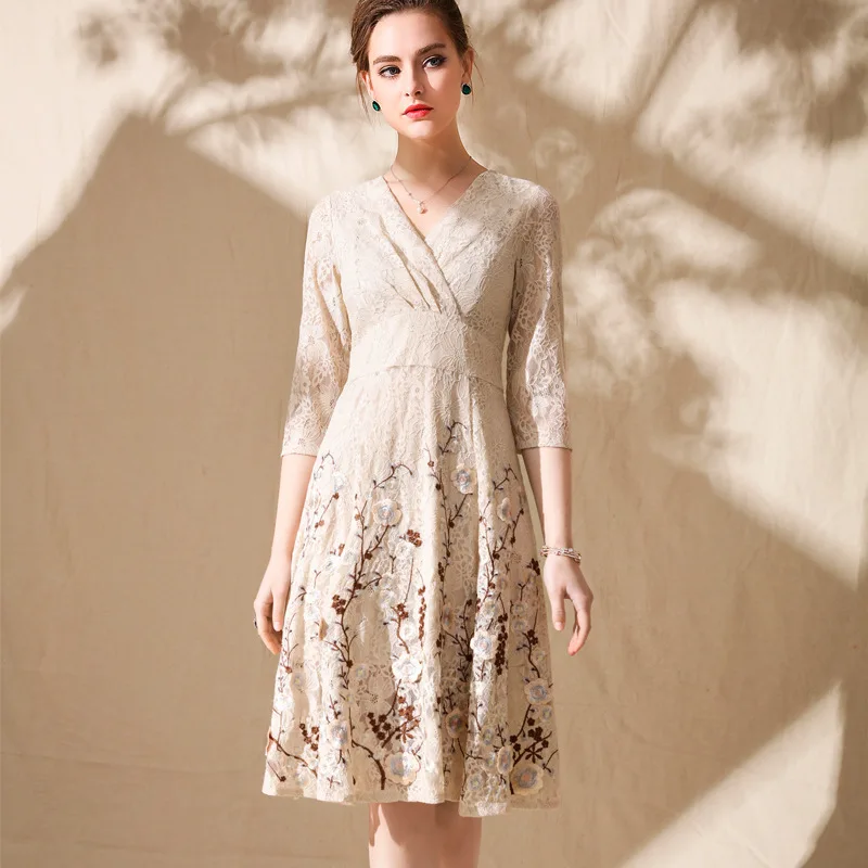 

2019 Exquisite and beautiful brand new spring and summer women's dress embroidered slim slimming lace high-end women clothes
